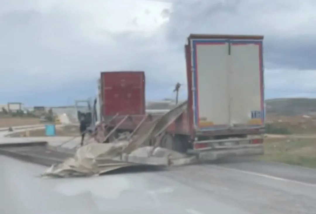 İnegöl'de rüzgar bu hale getirdi