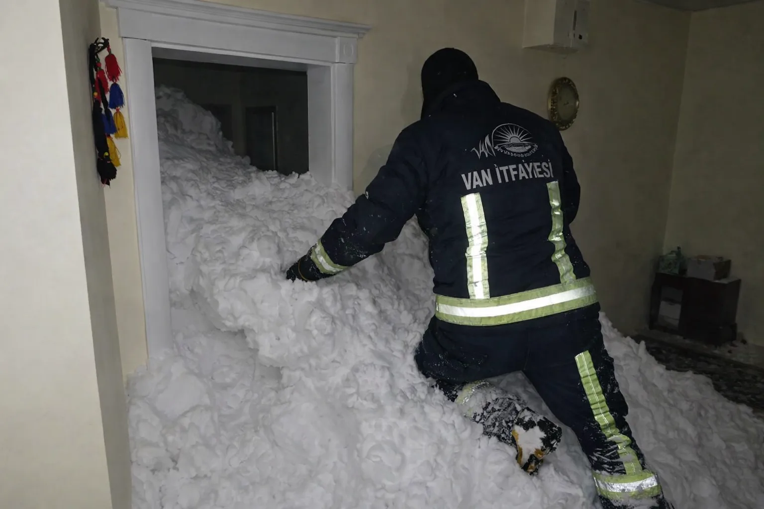 1 kişi kayıp, 22 ev boşaltıldı