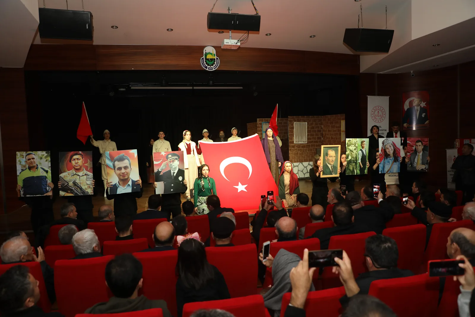 Çanakkale Zaferi’nin 108. Yılında şehitlerimiz törenlerle anıldı