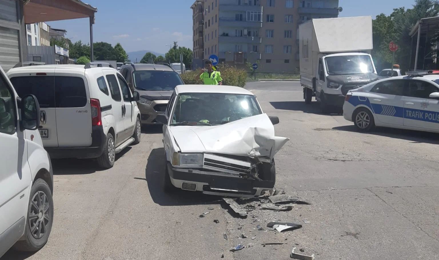İki otomobilin karıştığı kazada 1 kişi yaralandı
