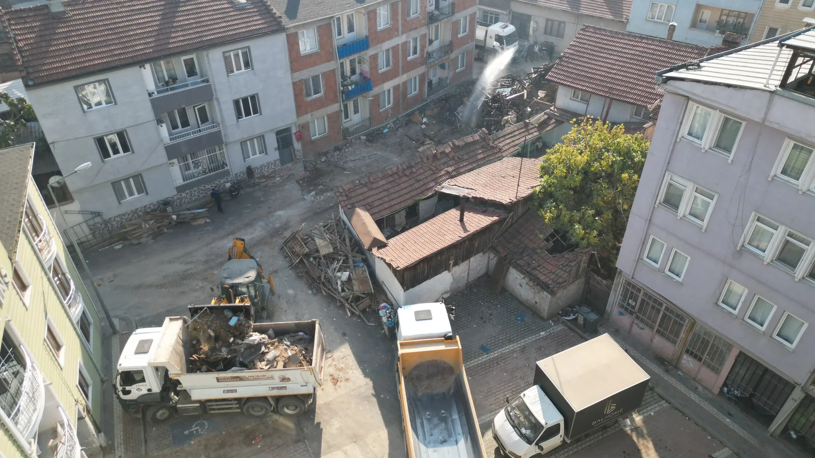 İnegöl’de çıkmaz sokaklar ulaşıma açılıyor