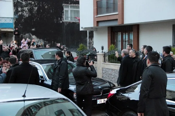 Cumhurbaşkanı Erdoğan Ümraniyede 15 Temmuz Gazisinin Ailesini Ziyaret Etti