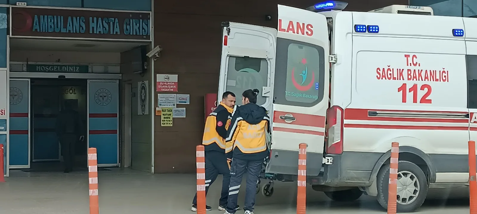 İnegöl'de iki avuç dolusu hap içerek canına kıymak istedi