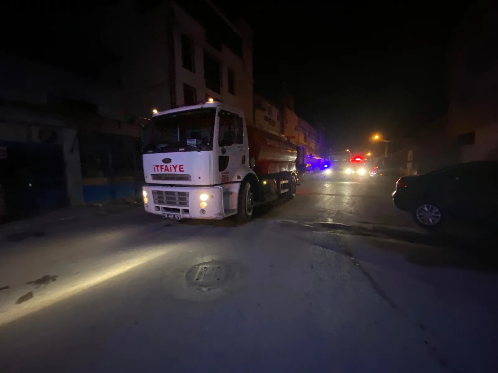 Koltuk imalatı fabrikasında çıkan yangın söndürüldü