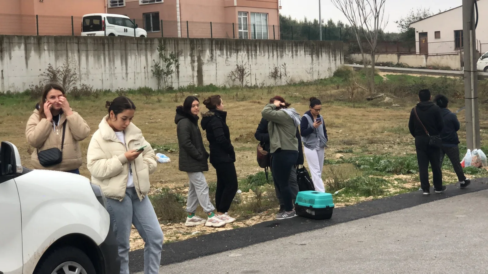 Gaz sızıntısı şüphesiyle 3 apartman tahliye edildi