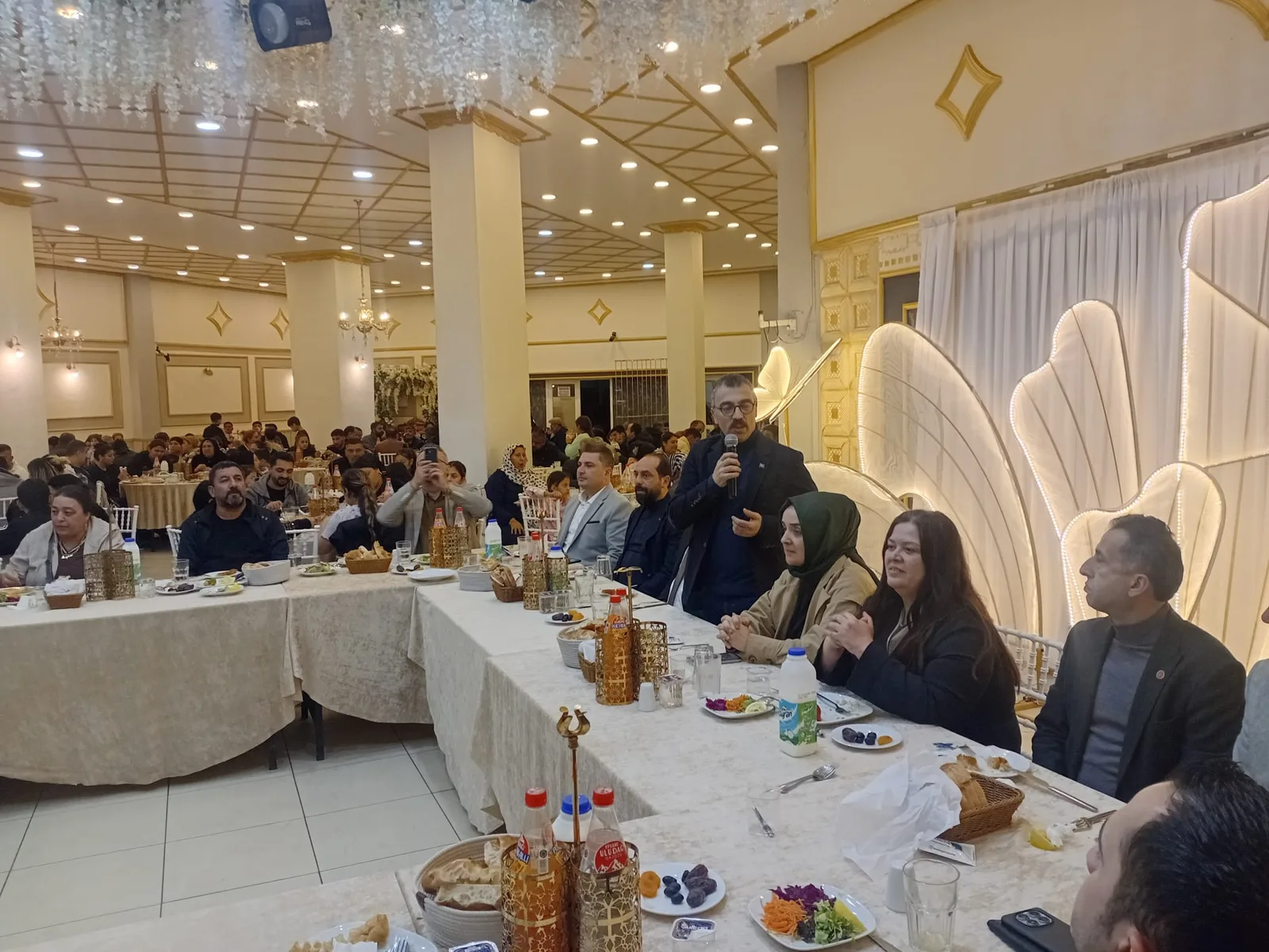 Roman vatandaşlar iftarda buluştu