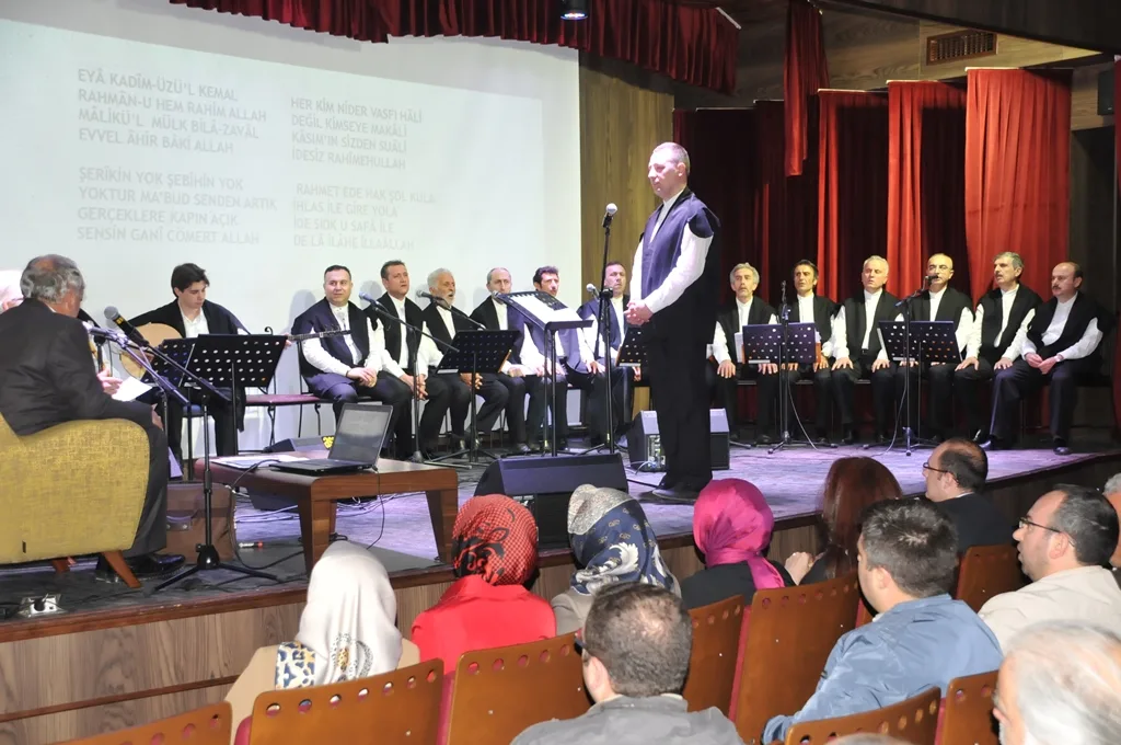 KASIM EFENDİ ŞİİRLERİYLE ANILDI