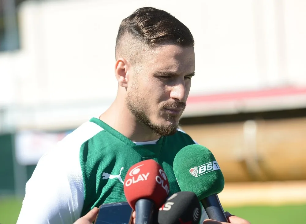 Deniz Yılmaz Gitmek İstemiyor