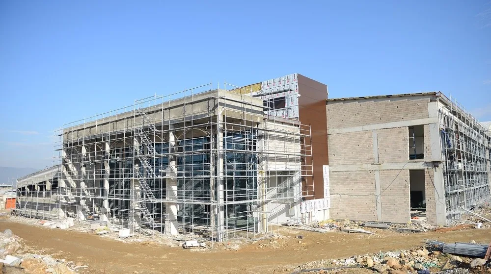 Dev Spor Kompleksi Yıldırımda Yükseliyor
