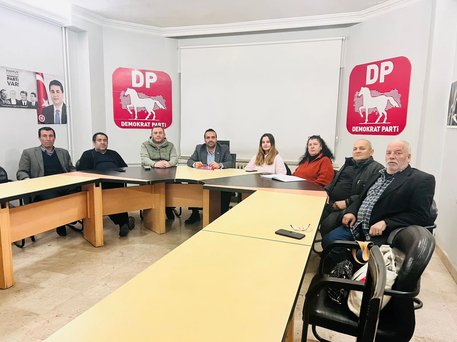 Demokrat Parti İnegöl’de görev dağılımı yapıldı