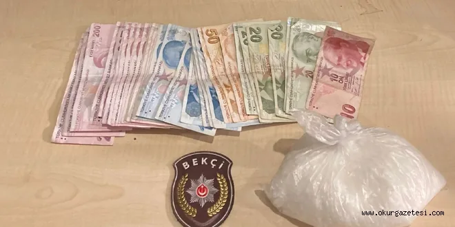 Durdurulan taksideki 3 uyuşturucu şüphelisi yakalandı