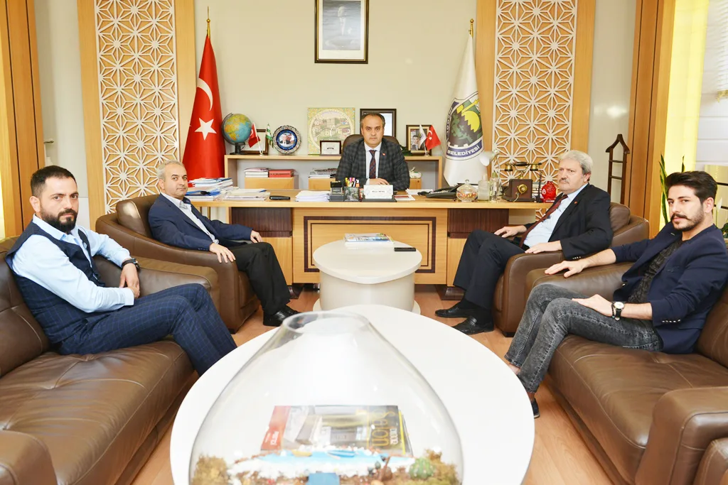 İnegöllü kuaförlerden Aktaş'a ziyaret