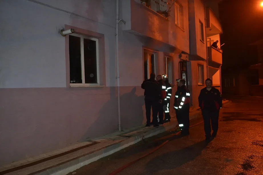 Çöp ev yangını korkuttu