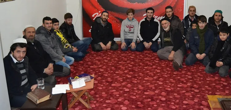 İshakpaşa'dan yedi düvele kandil programı
