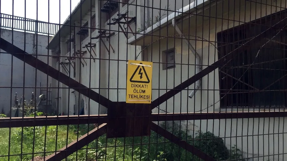 Elektrik Trafosuna Giren Hırsız, Yanarak Can Verdi