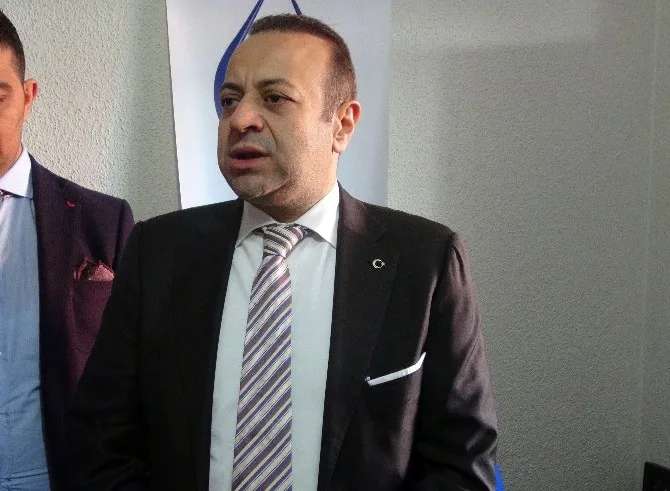 Eski Avrupa Birliği Bakanı Egemen Bağışa Gençlerden Yoğun İlgi