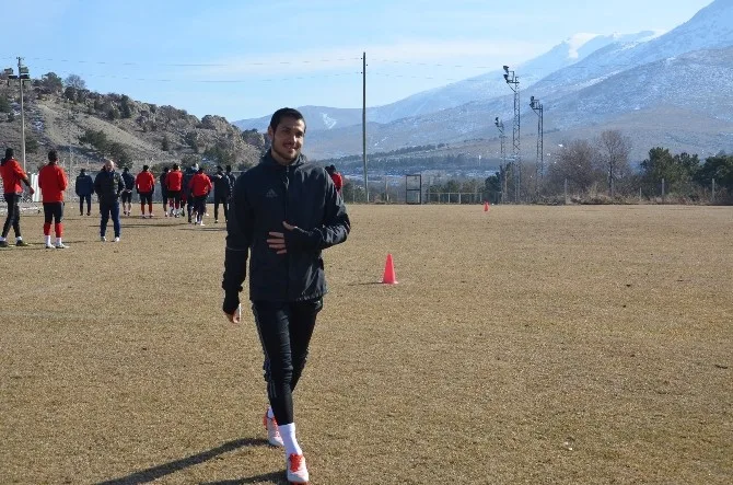 Evkur Yeni Malatyasporda Futbolcular Şampiyonluk İçin Kararlı