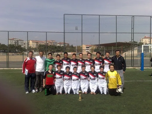 Grup lideri olan Gazipaşa finallere kaldı