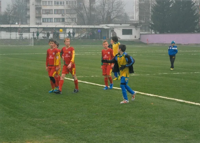 Belediye'den Bosna'ya futbol sahası