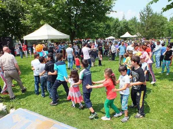 Uçurtmalar değil çocuklar uçtu