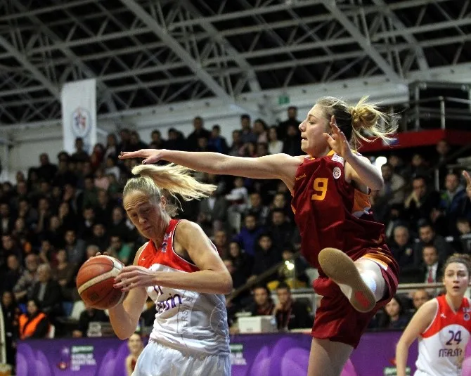 Galatasaray, Mersinde Son Dakikada Kazandı