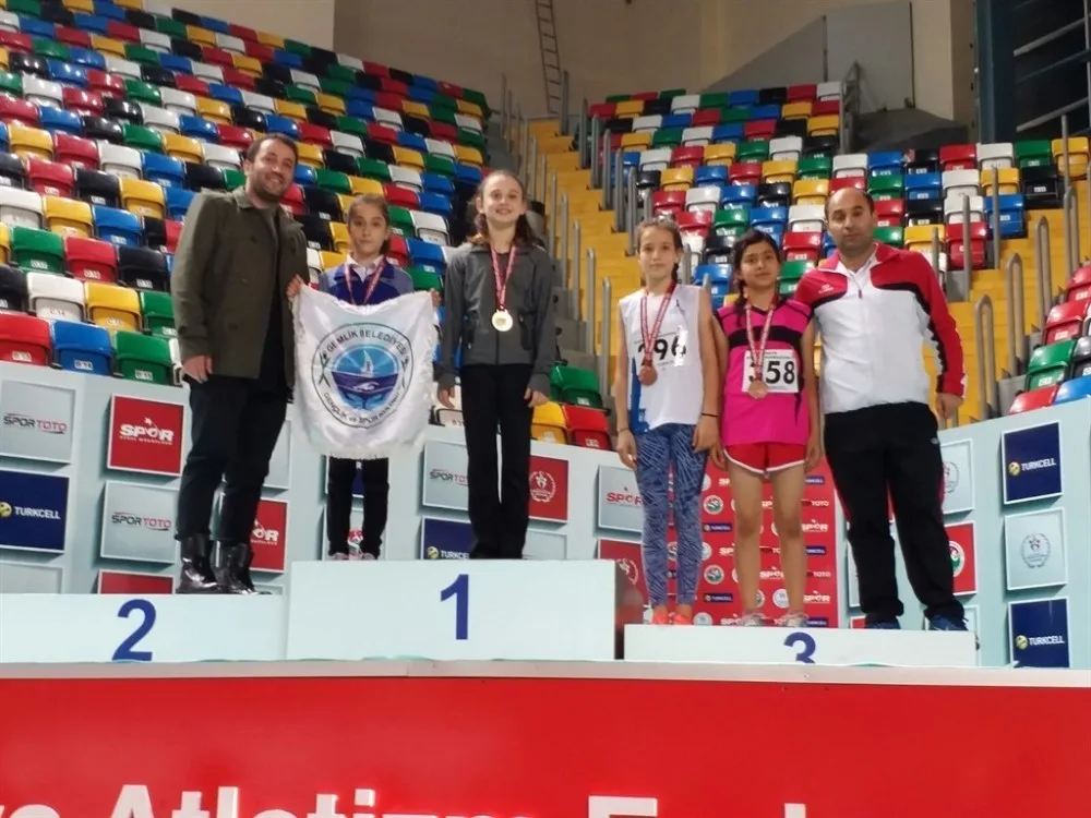 Gemlikli Atletten Gümüş Madalya
