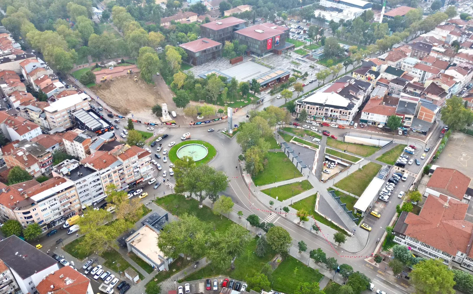 İnegöl yeni meydanına kavuşuyor