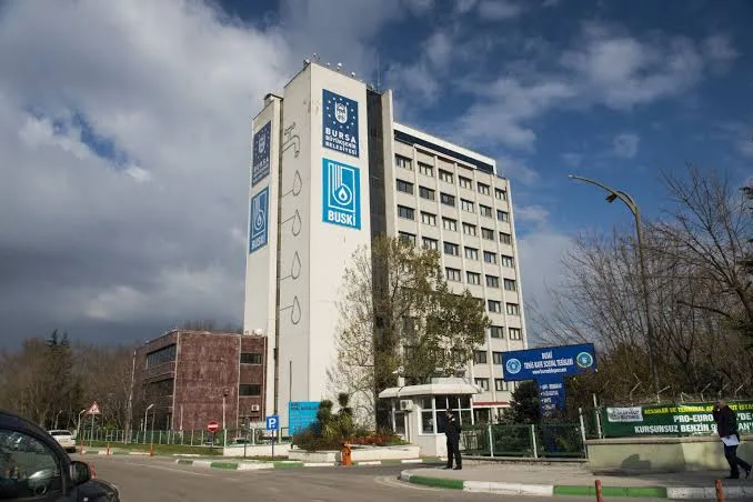 Vatandaşın parasını zimmetine geçirmiş