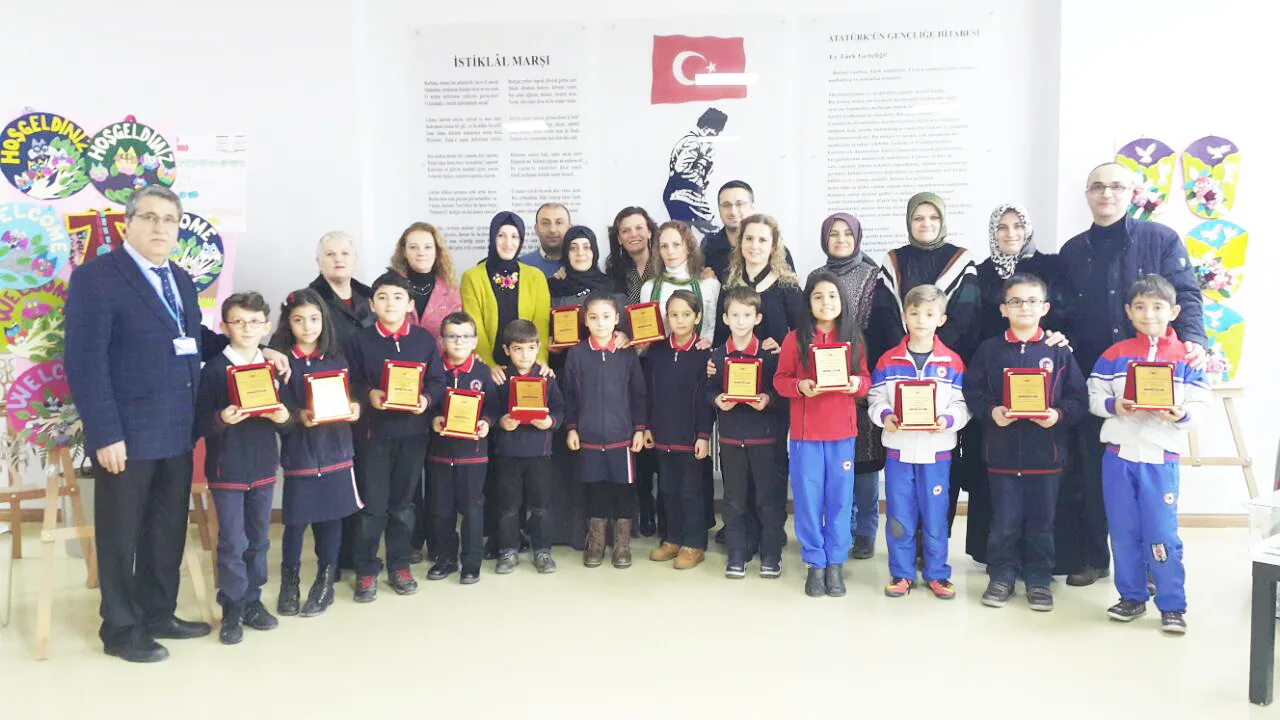 KOSOVA’DA ÖDÜLLER VERİLDİ