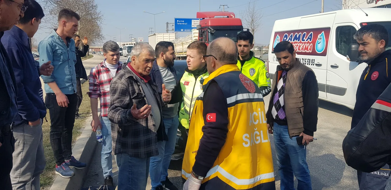İnegöl'de ayakta durmakta güçlük çeken sürücü, ekipleri seferber etti
