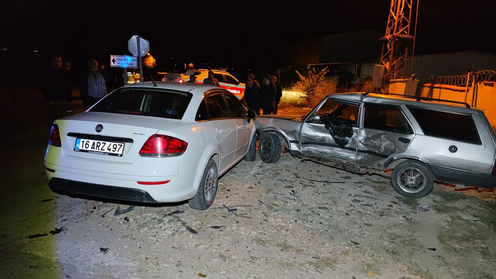 İnegöl’de feci kaza 6 kişi yaralandı