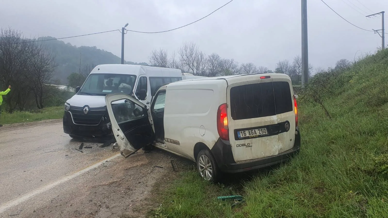 Oylat yolunda kaza, 9 kişi yaralandı