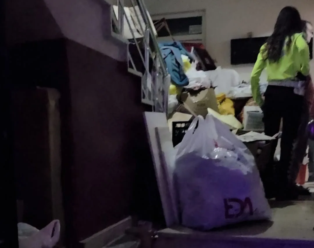 İnegöl'de kiracı evi çöp eve yığınına çevirmiş