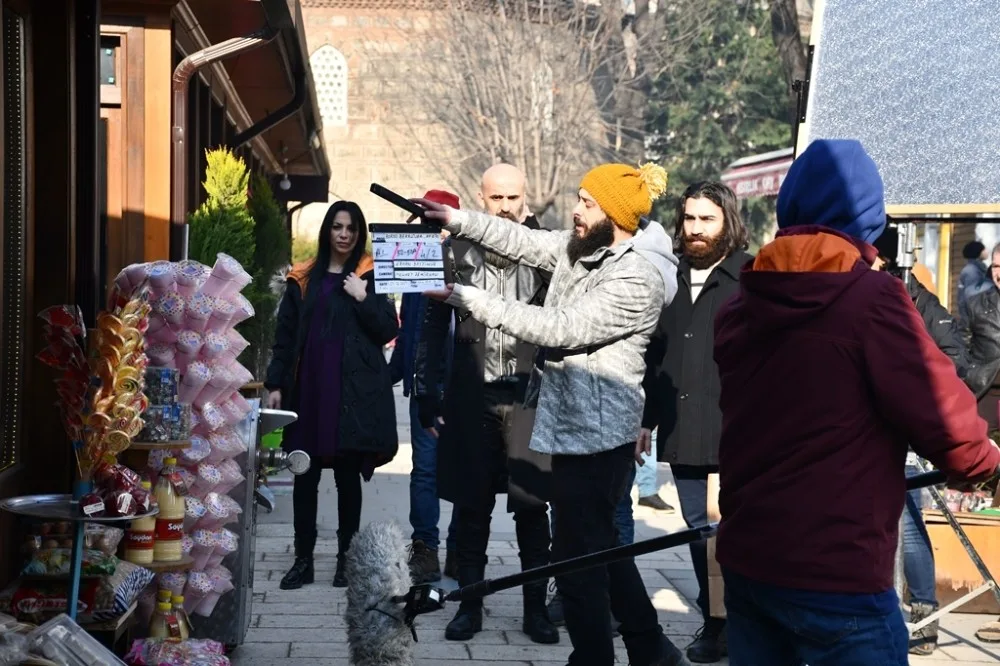 İnegöl Belediye Başkanı ‘Bordo Bereliler Afrin Filminin Setini Ziyaret Etti