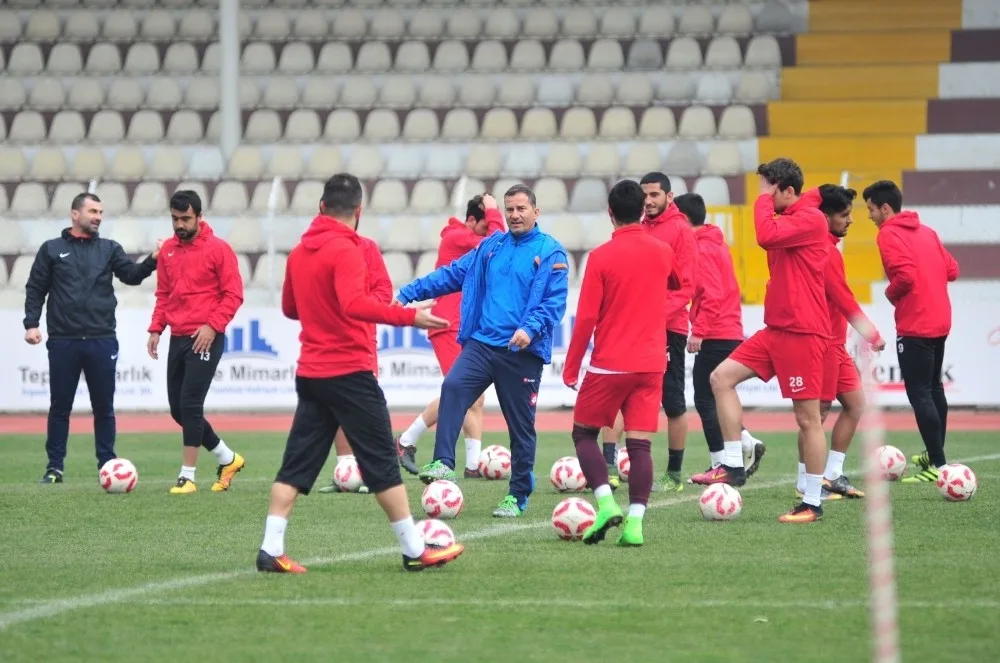 İnegölsporda Hedef 3Te 3