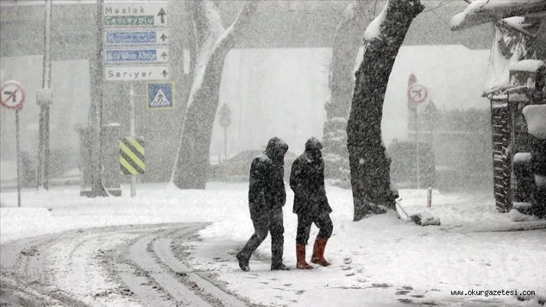 İstanbul'da yoğun kar yağışı etkisini sürdürüyor