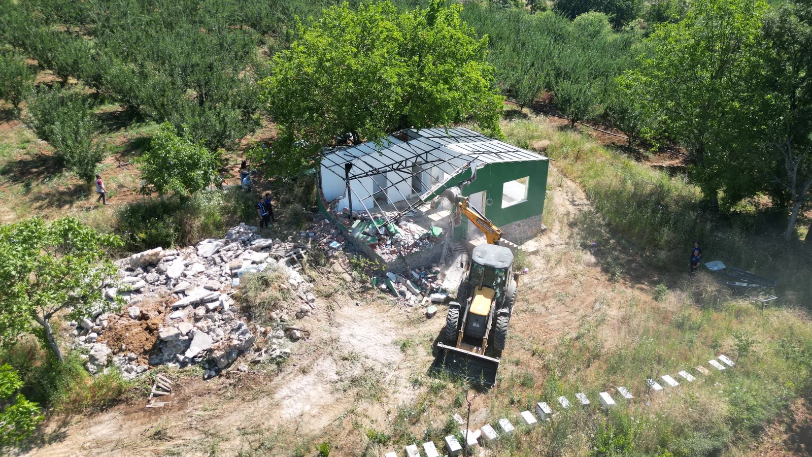 İnegöl'de kaçak yapıyla mücadele sürüyor