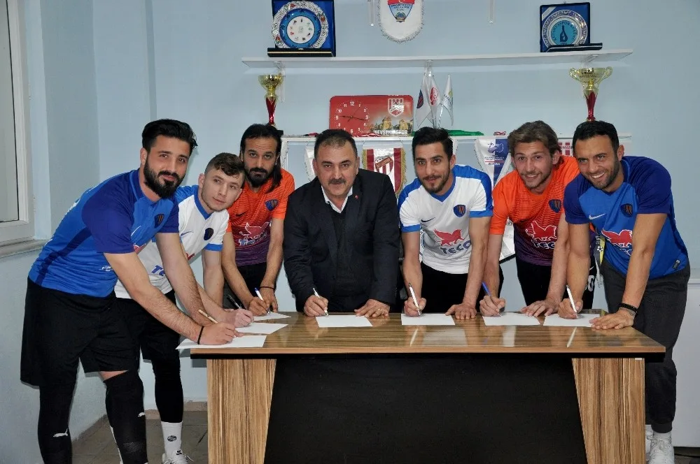 Karacabey Birlikspordan İmza Şov