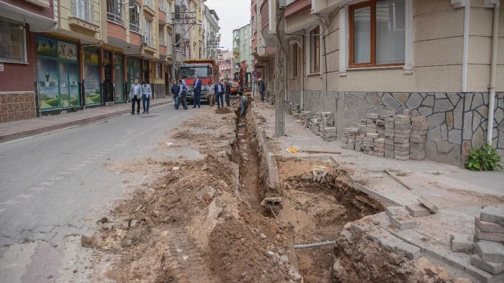 Karacabeydeki Hummalı Altyapı Çalışmalarına Vatandaşlardan Hoşgörülü Yaklaşım