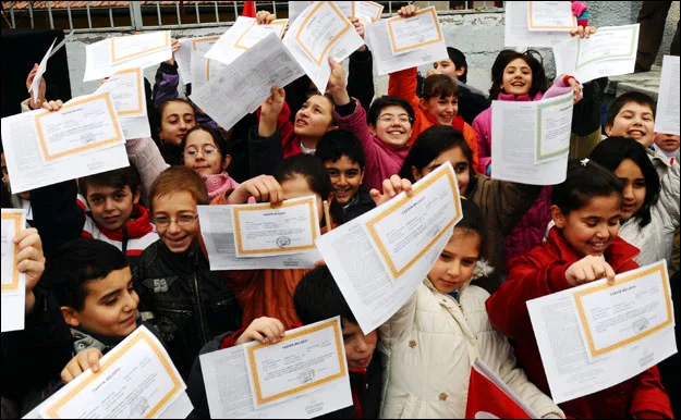 52 BİN ÖĞRENCİNİN KARNE HEYECANI