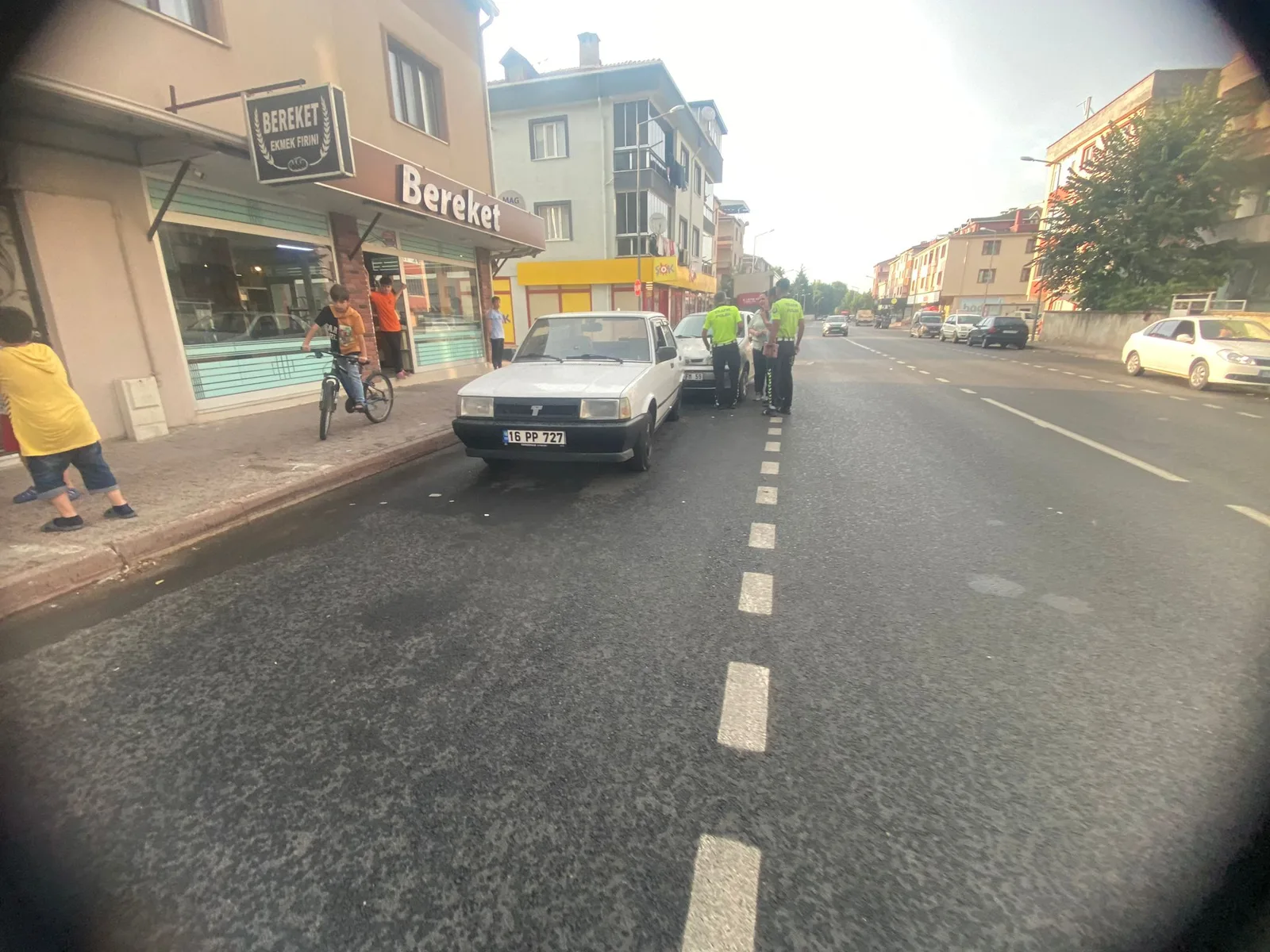 Araç içinde fenalaşan sürücü ölümden döndü