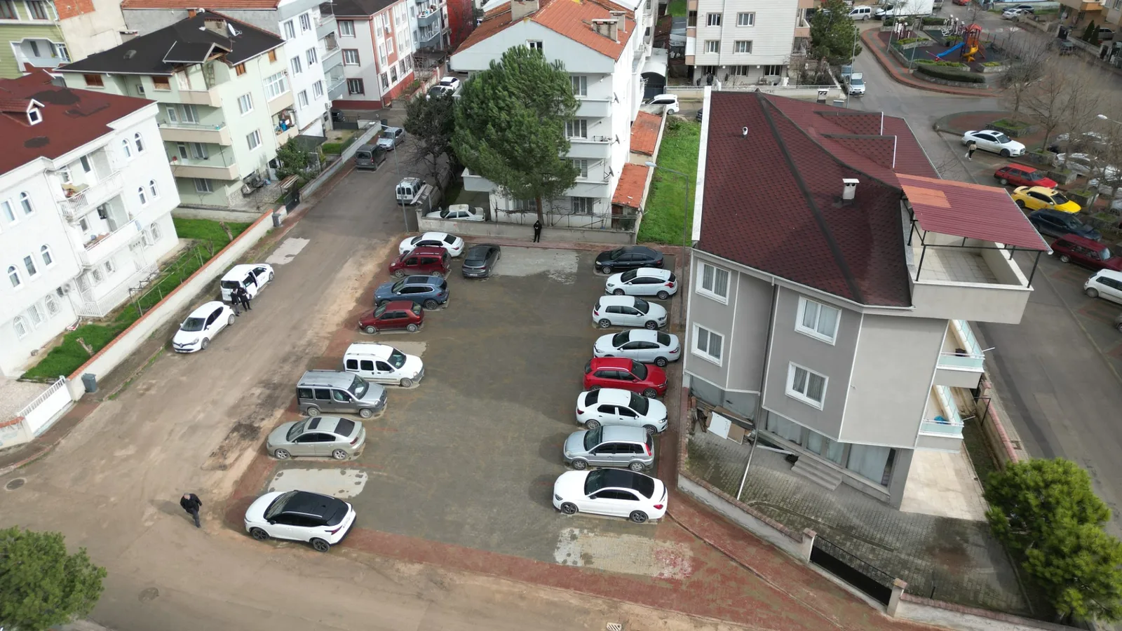 Kemalpaşa Mahallesi’nde 21 araçlık otopark hizmete girdi