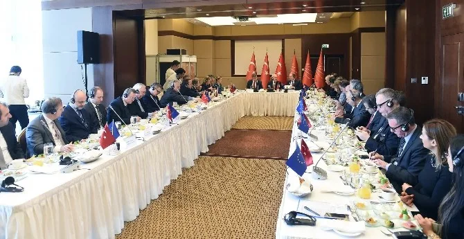 Kılıçdaroğlu, Abye Üye Ülkelerin Büyükelçileri İle Bir Araya Geldi