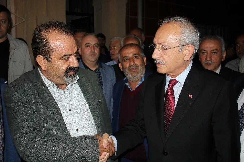 Kılıçdaroğlu, Bursada Taziye Ziyaretinde Bulundu