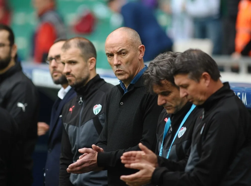 Le Guen Eleştiri Oklarının Hedefinde