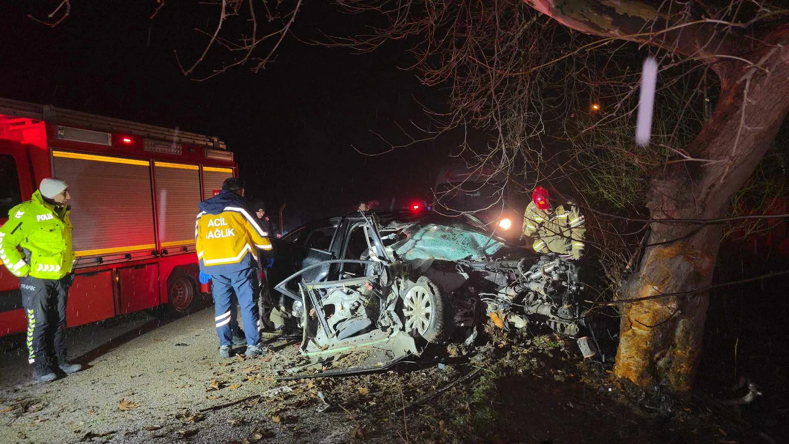İnegöl'de feci kaza; 2 ölü, 2 yaralı