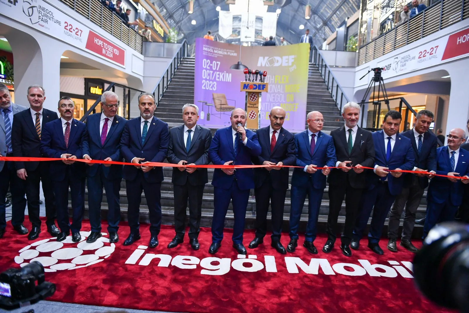 İNEGÖL ULUSLARARASI MOBİLYA FUARI KAPILARINI AÇTI Yurt dışından alım heyetleri İnegöl’e akın edecek
