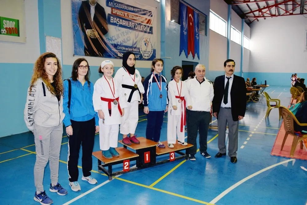Mudanyalı Öğrenciler Karatede Bursayı Temsil Edecek