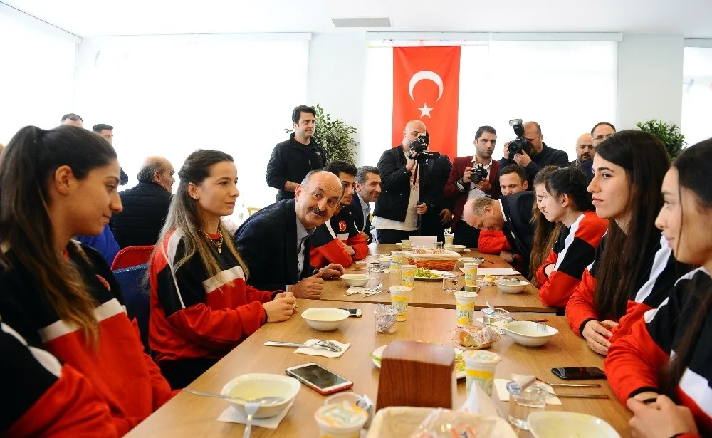 Müezzinoğlu: Türk Milleti Zorlukları Birlikte Aşacak