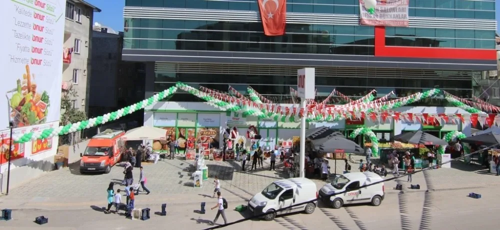 Onur Marketin Bursadaki 65İnci Mağazası Açıldı